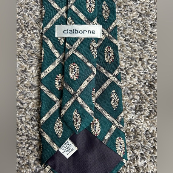 Claiborne vintage 100% Italian Silk tie - Picture 3 of 4